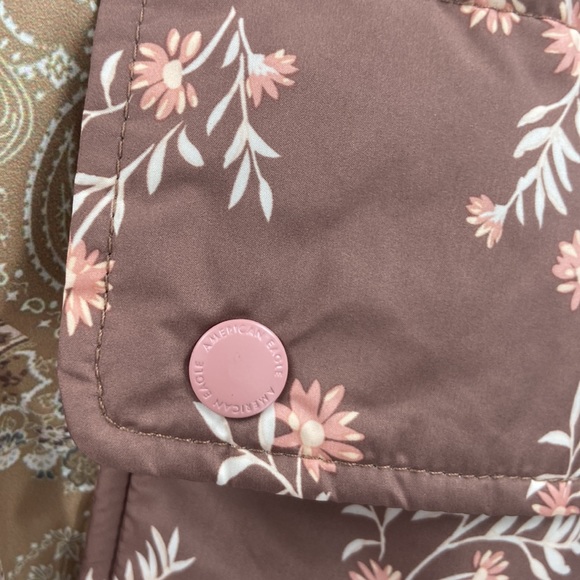 Sold❌❌❌American Eagle Pink and brown floral fuzzy reversible jacket - Picture 2 of 7